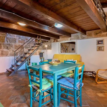 Topaz Attic In Old Town By Sea * Alghero