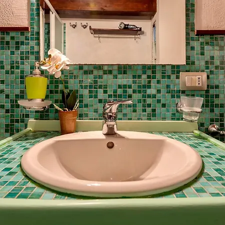 Topaz Attic In Old Town By Sea Appartement